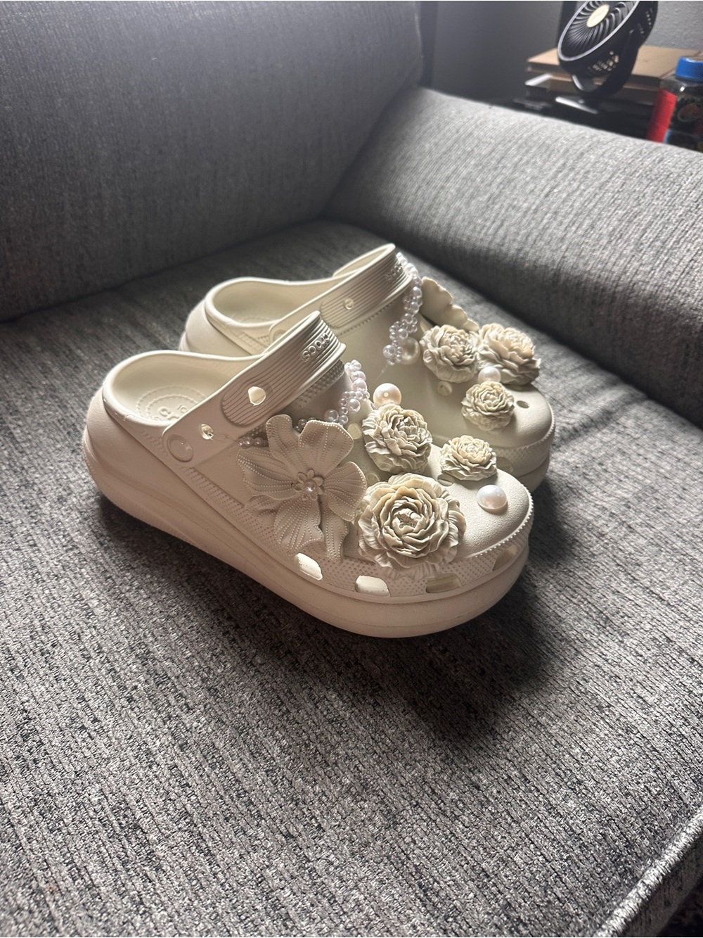 Crocs Platform Clogs Ivory Floral Pearl Embellished Women’s Size 9